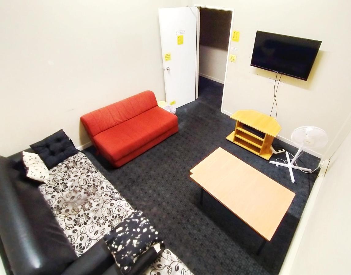 Surf 'N' Snow Backpackers Hostel Auckland Exterior photo
